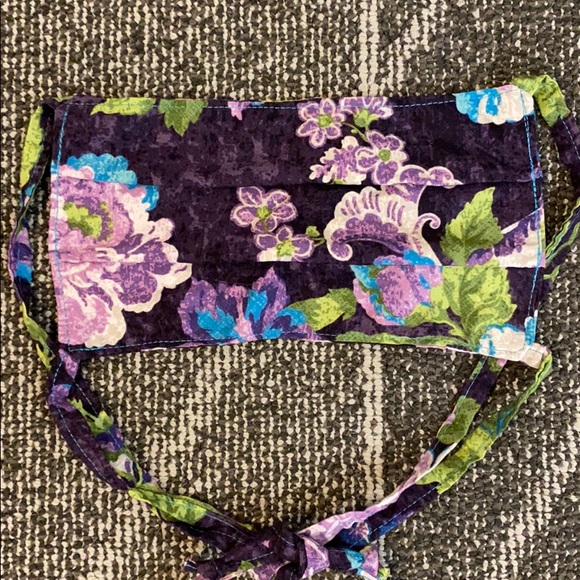 Accessories - 🆕5/$25🎉LAST 1✨Floral Face Mask